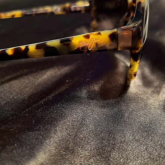 Maui Jim Sunglasses - Picture 11 of 14